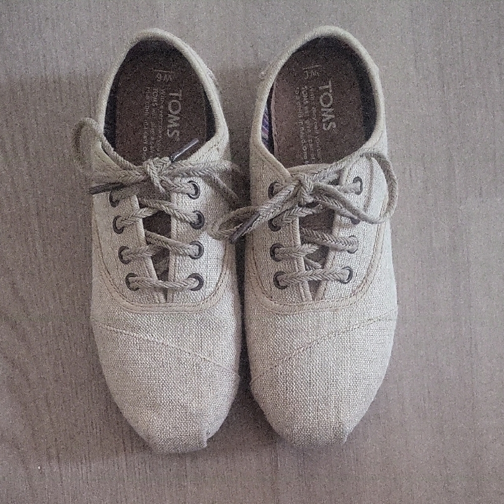 TOMS Beige Canvas Lace-Up Shoes